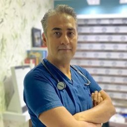 تصویر دکتر رضا صادقی